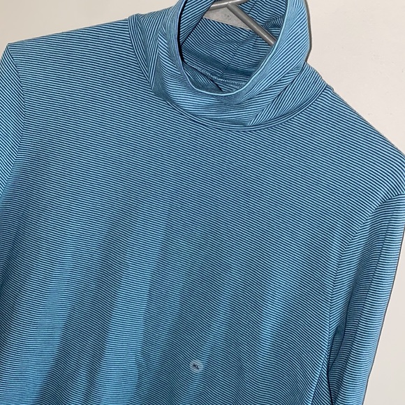 Eddie Bauer turtleneck New with tags - Picture 2 of 4